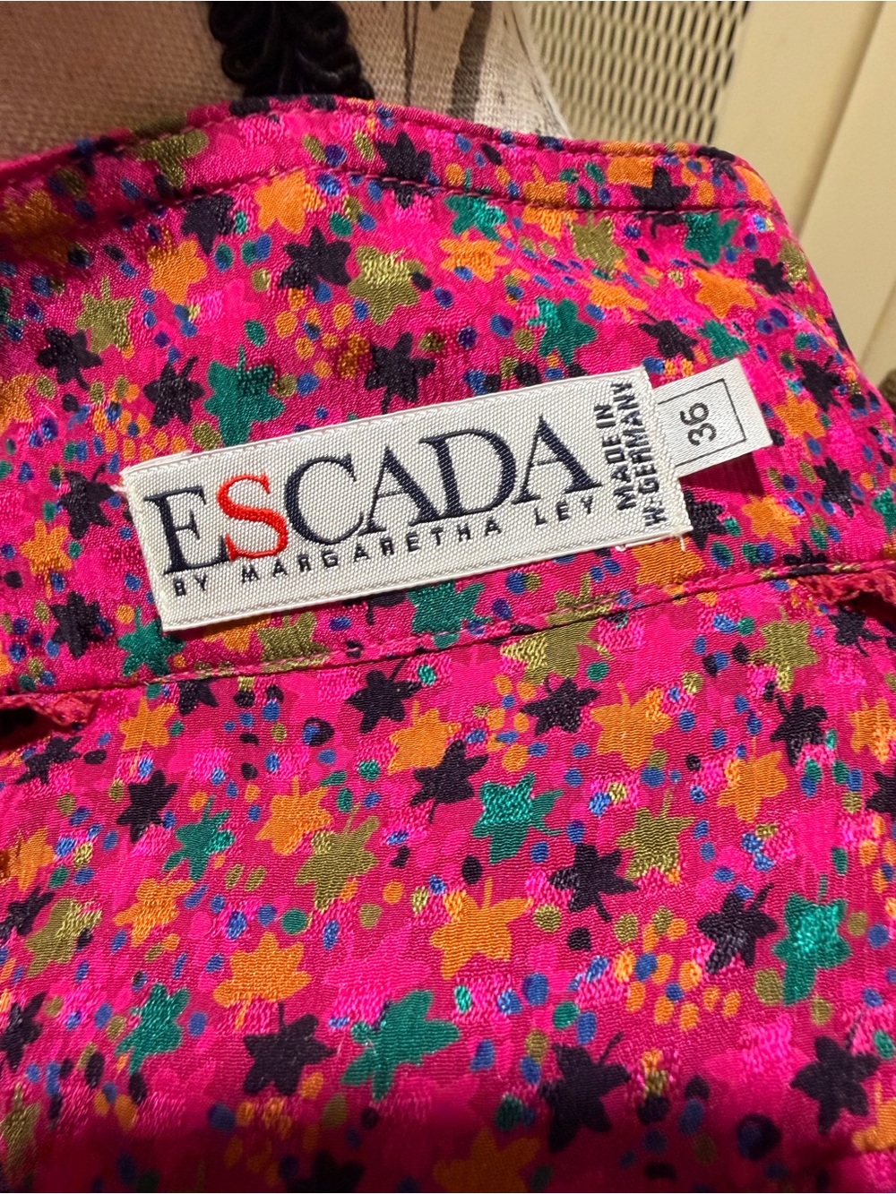 VTG 80s Escada Margaretha Ley Silk Blouse Fuschia Leaf Jacquard - Picture 4 of 4